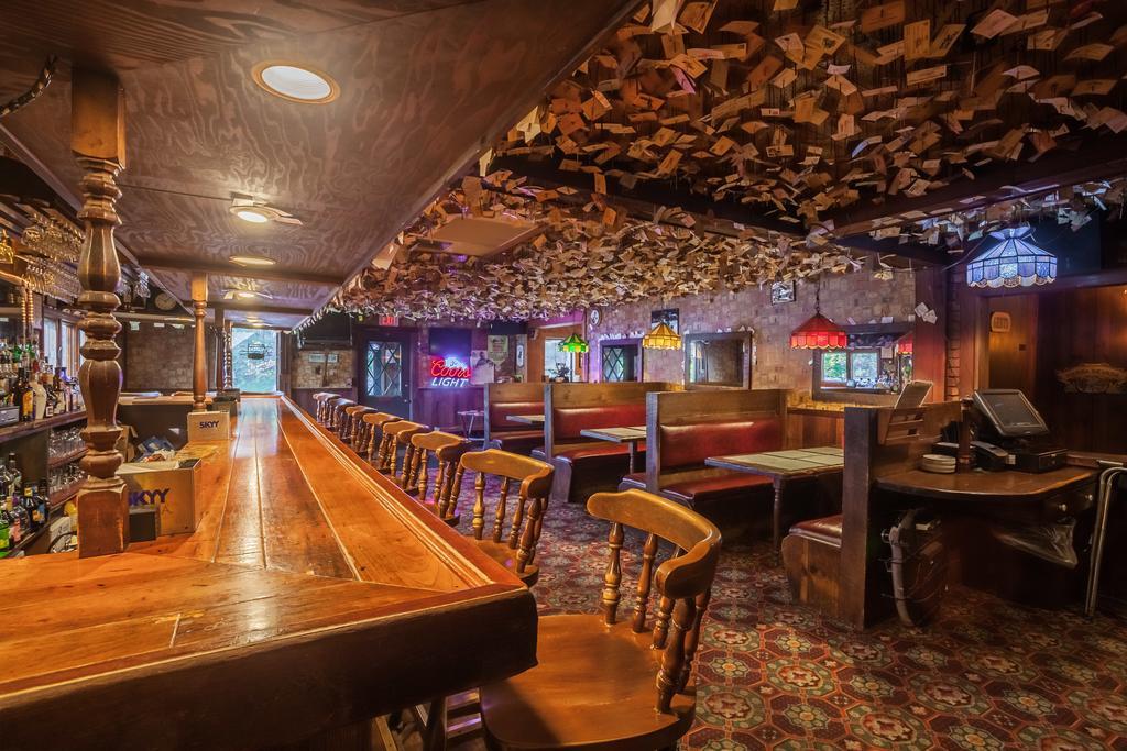 The Big Moose Inn Εξωτερικό φωτογραφία